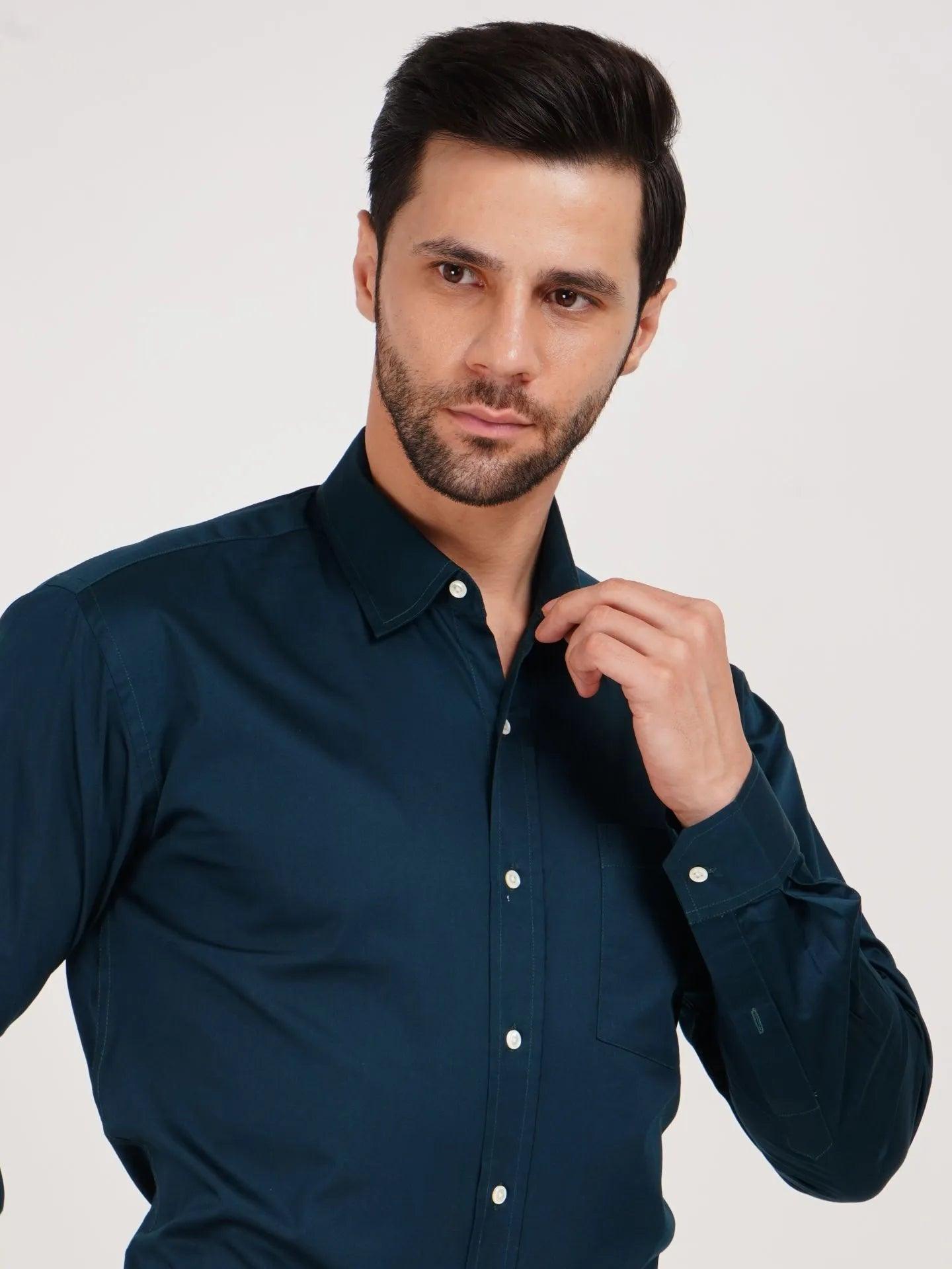 This is the best teal shirt available in the market. 100% Cotton, made from ecofriendly and sustainable materials. A style that is a must for your wardrobe.